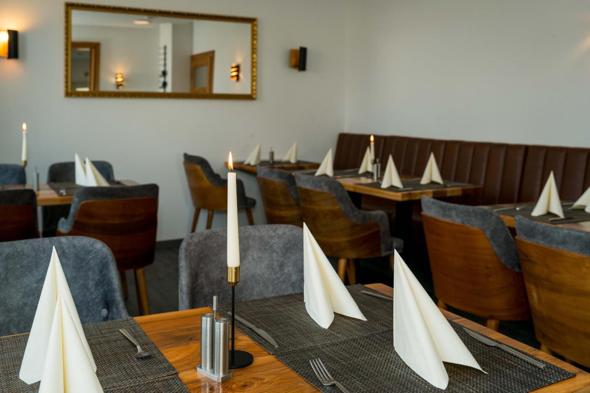 Roca Restaurant Und Hotel Bommersheim 외부 사진