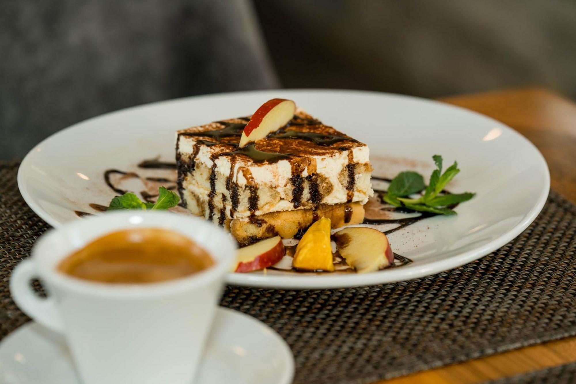 Roca Restaurant Und Hotel Bommersheim 외부 사진