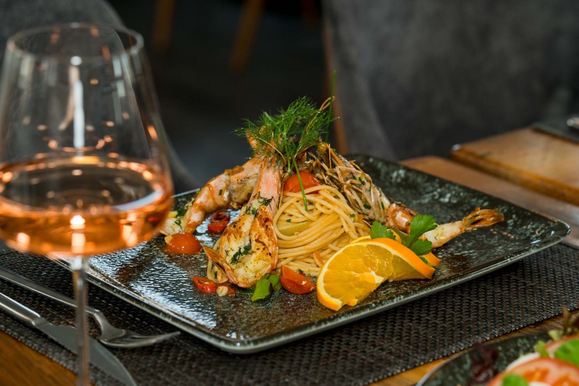 Roca Restaurant Und Hotel Bommersheim 외부 사진