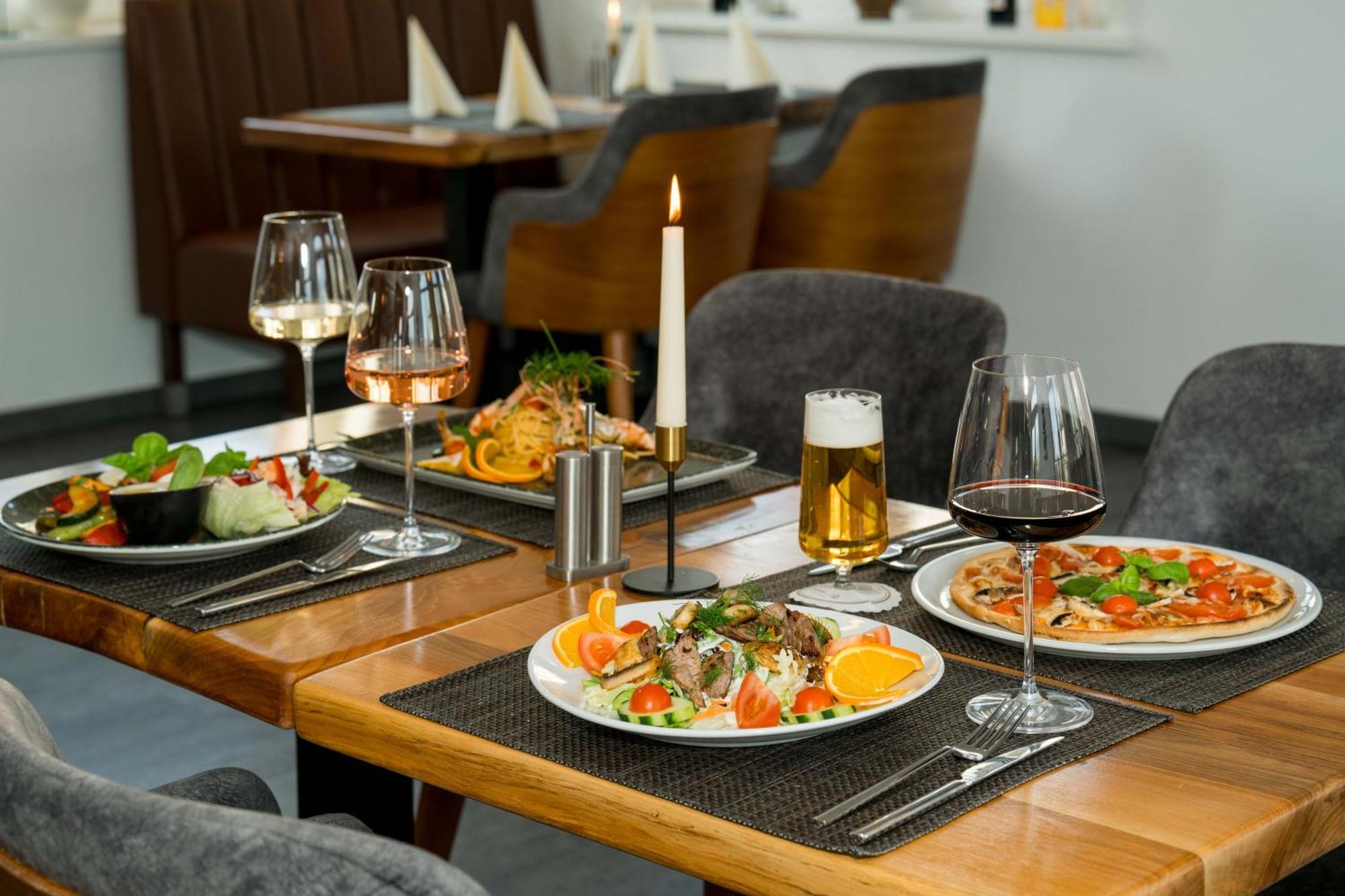Roca Restaurant Und Hotel Bommersheim 외부 사진