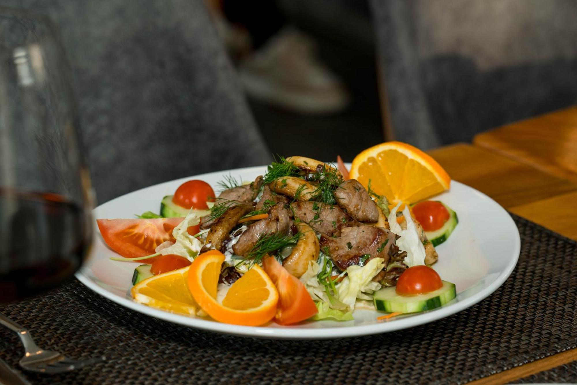 Roca Restaurant Und Hotel Bommersheim 외부 사진