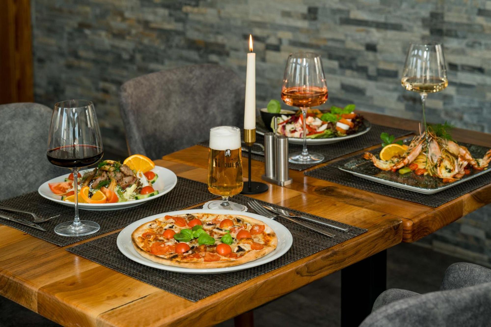 Roca Restaurant Und Hotel Bommersheim 외부 사진