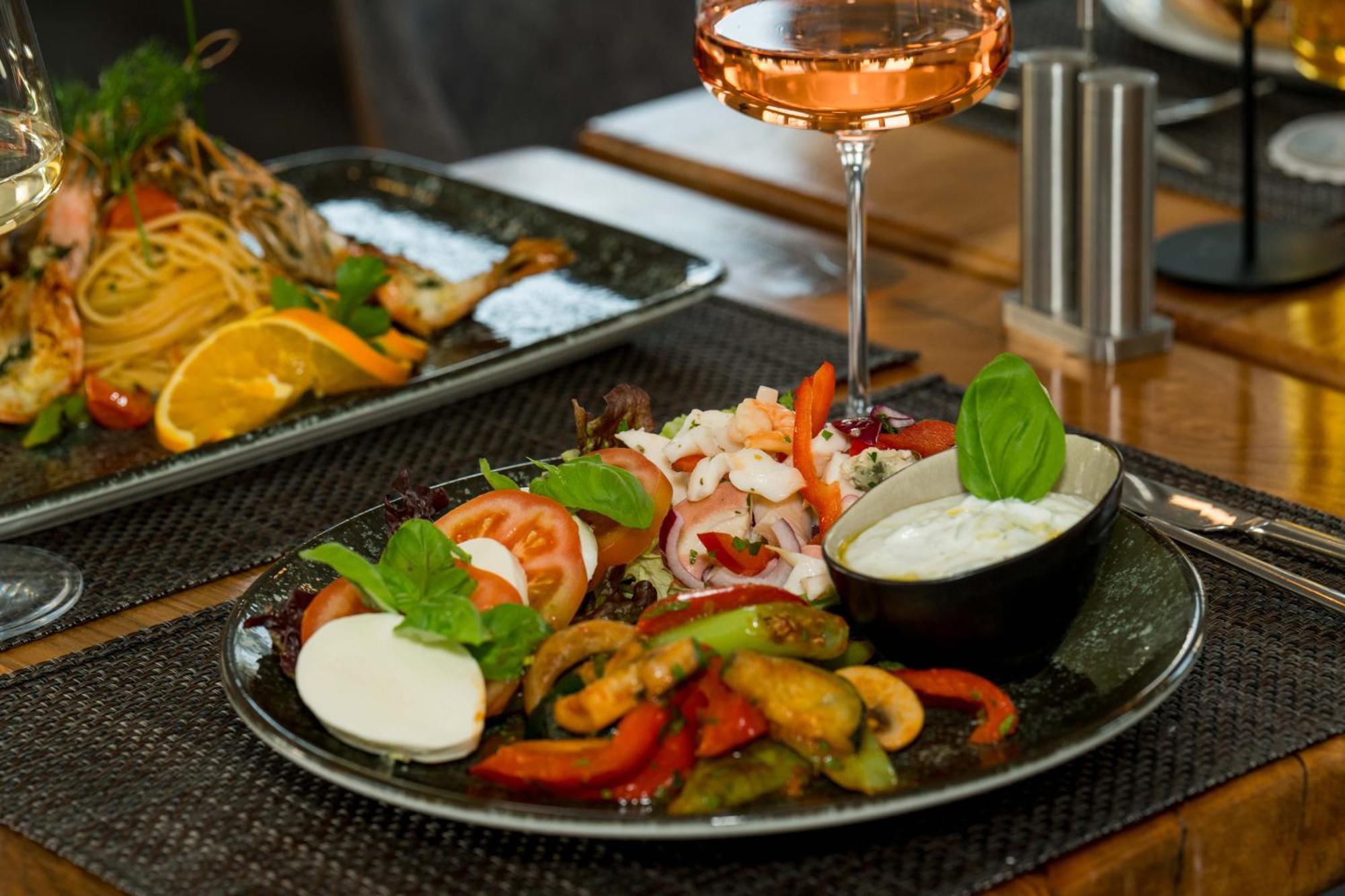 Roca Restaurant Und Hotel Bommersheim 외부 사진
