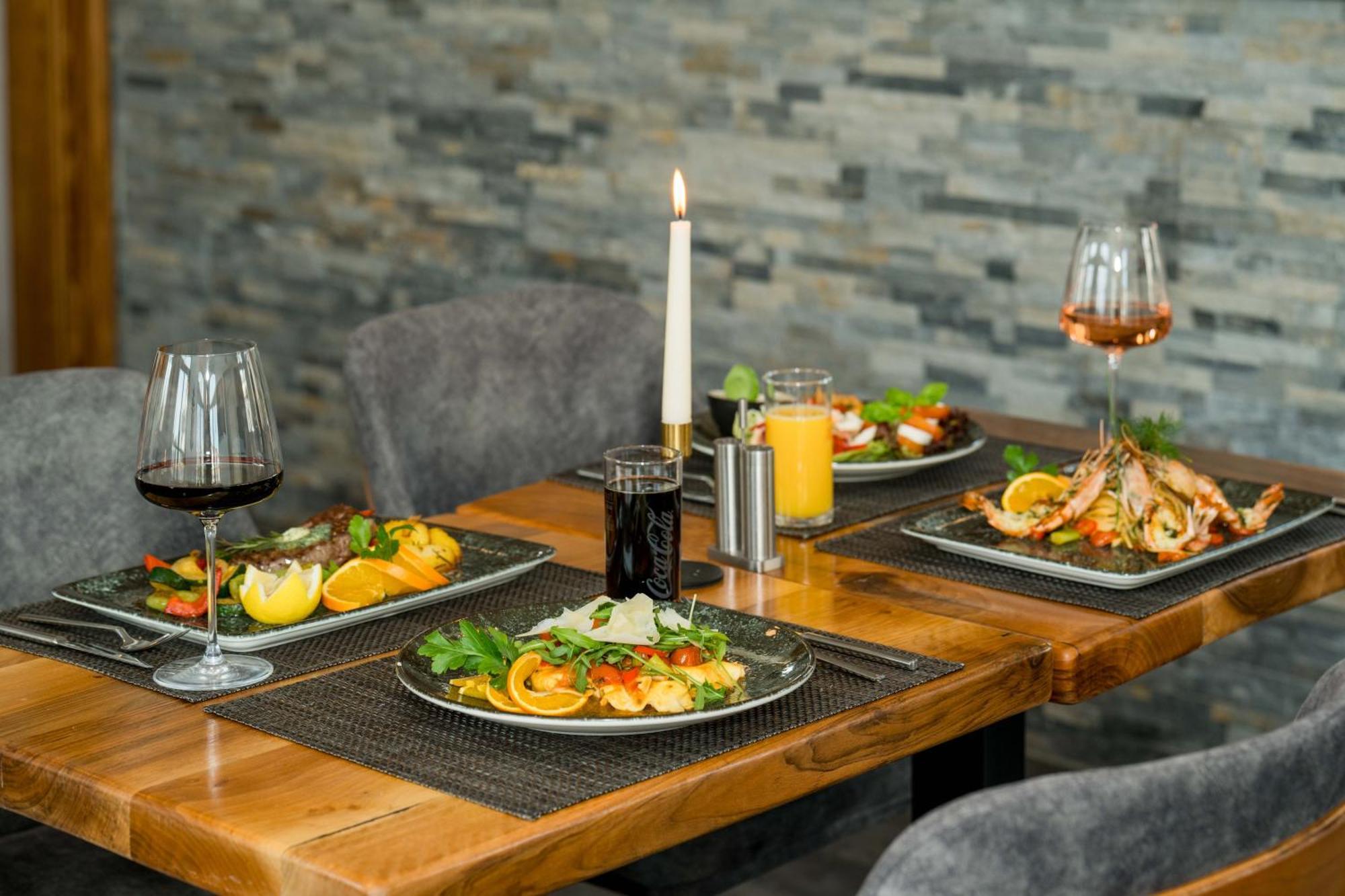 Roca Restaurant Und Hotel Bommersheim 외부 사진