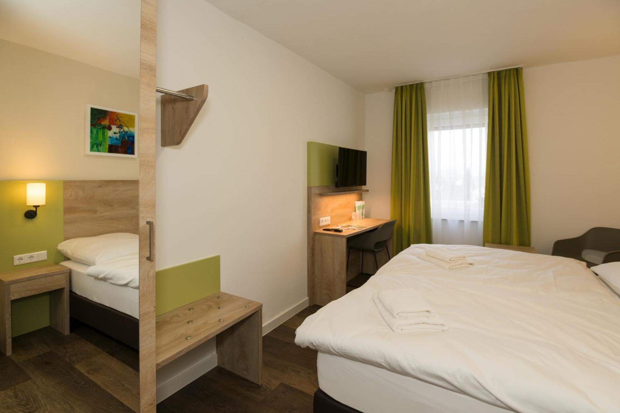 Roca Restaurant Und Hotel Bommersheim 외부 사진