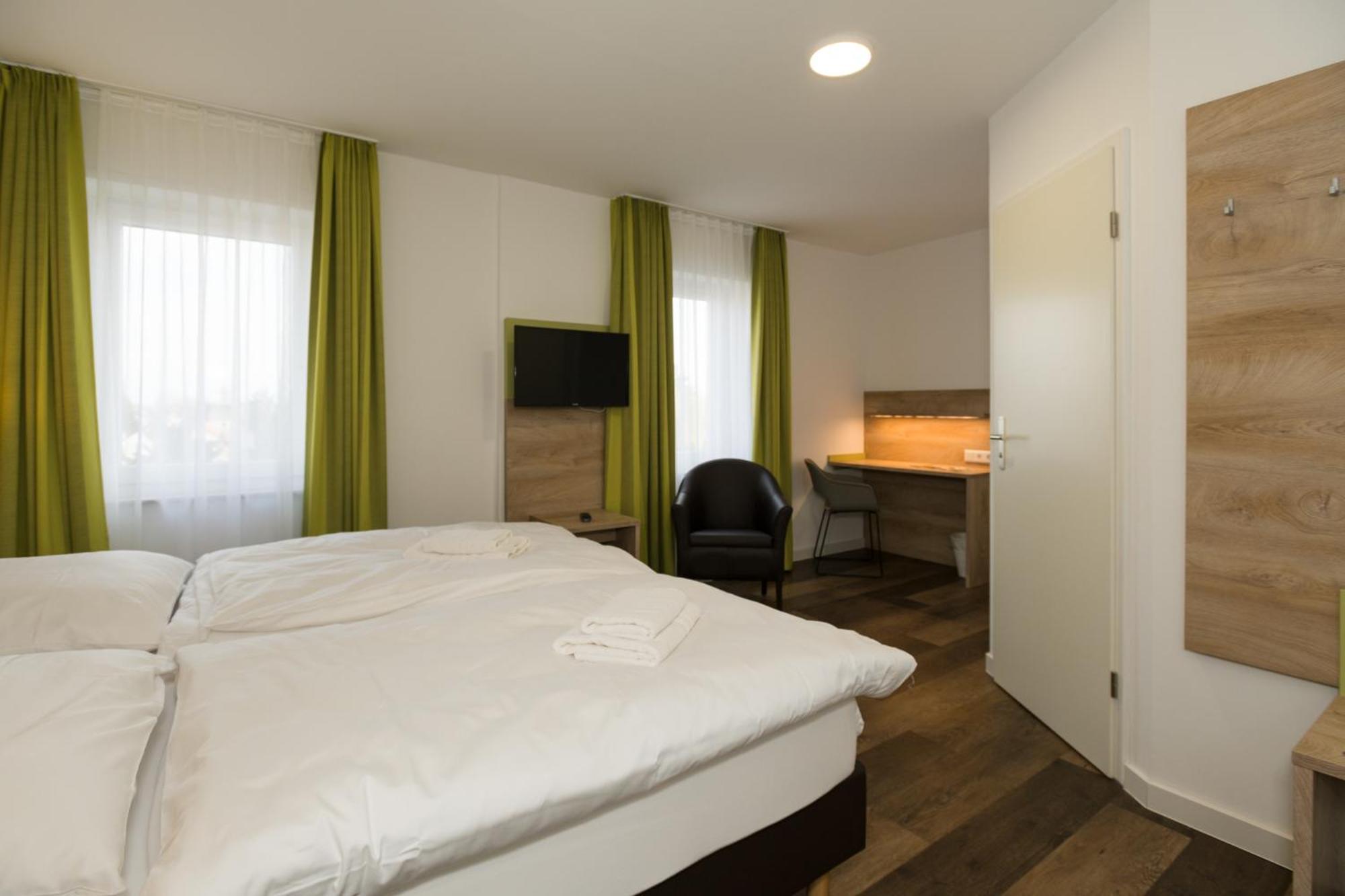 Roca Restaurant Und Hotel Bommersheim 외부 사진