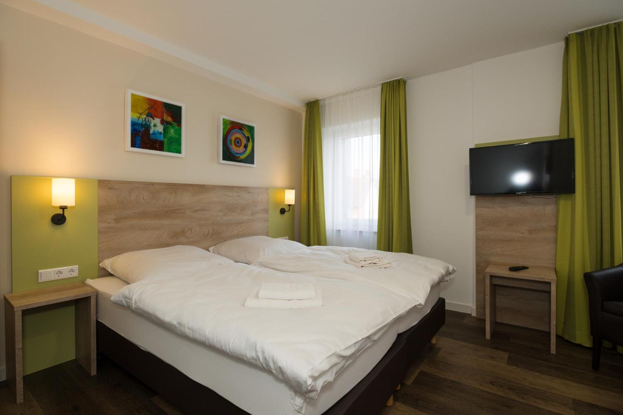 Roca Restaurant Und Hotel Bommersheim 외부 사진